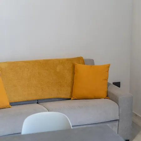 Nola House 450 Mt From The Apartment *